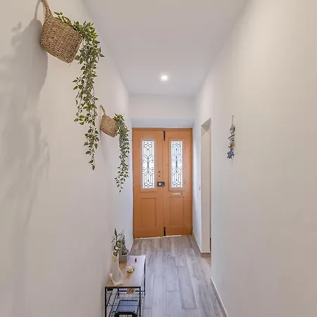 Private Patio - Steps To & Castle - Life Vakantiehuis
