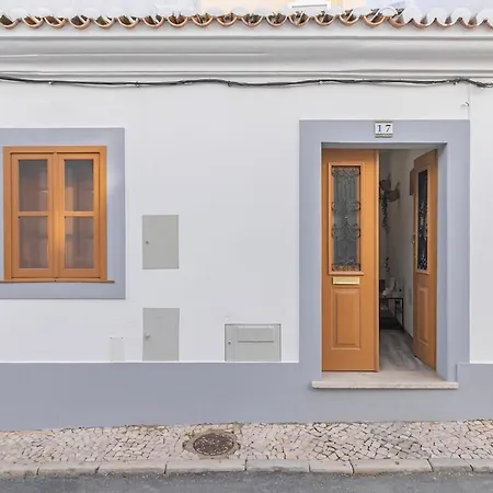 Private Patio - Steps To & Castle - Life