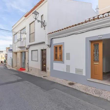 Private Patio - Steps To & Castle - Life * Lagos